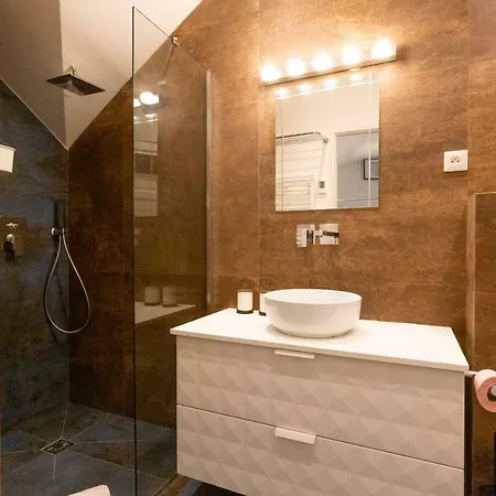 Charming Two Bedrooms With Jacuzzi In The Heart Of The Old Town Of * أنتيب