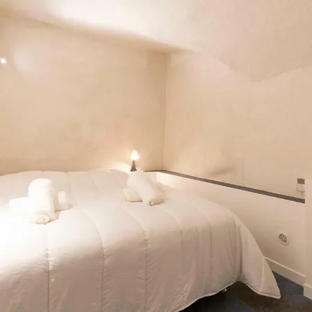 Charming Two Bedrooms With Jacuzzi In The Heart Of The Old Town Of * أنتيب